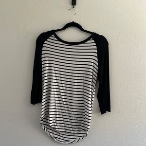 Infitty • Black &‎ White Stripe Baseball Tee